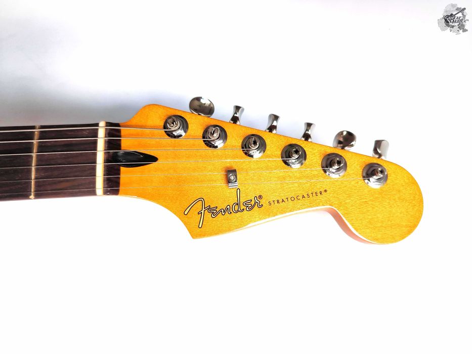 Новий Fender® 70th Anniversary Player Stratocaster '2024 Nebula Noir