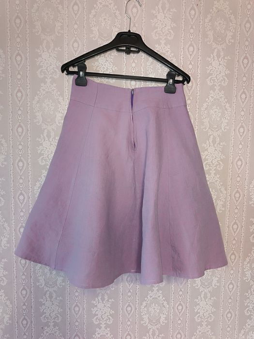 Юбка - кльош. Бузкового кольору. З фатіном та підкладкою.