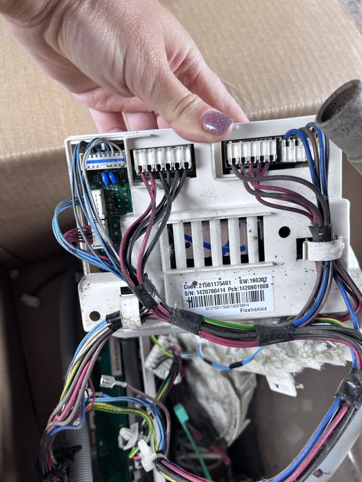 Запчастини до пральної машини Hotpoint Ariston