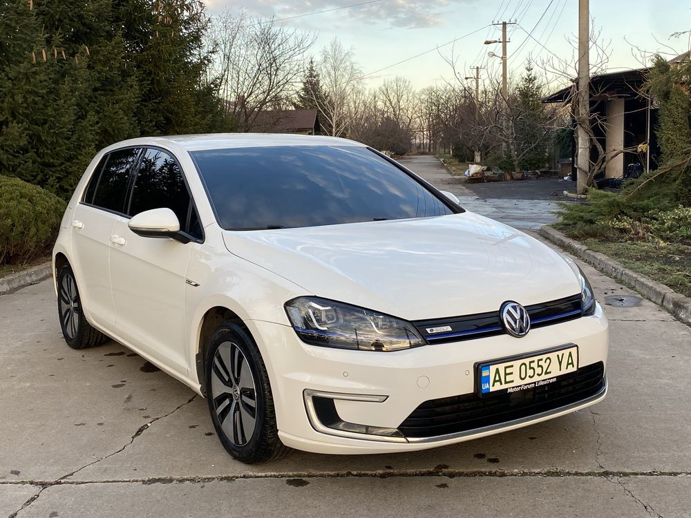 Продам Volkswagen e-Golf