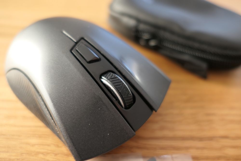 Bezprzewodowa mysz gamingowa Asus ROG Strix Carry 7200 DPI 2,4 GHz