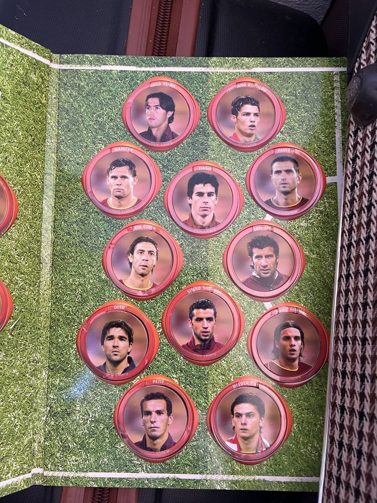 Vendo caderneta da selecao portuguesa euro 2004