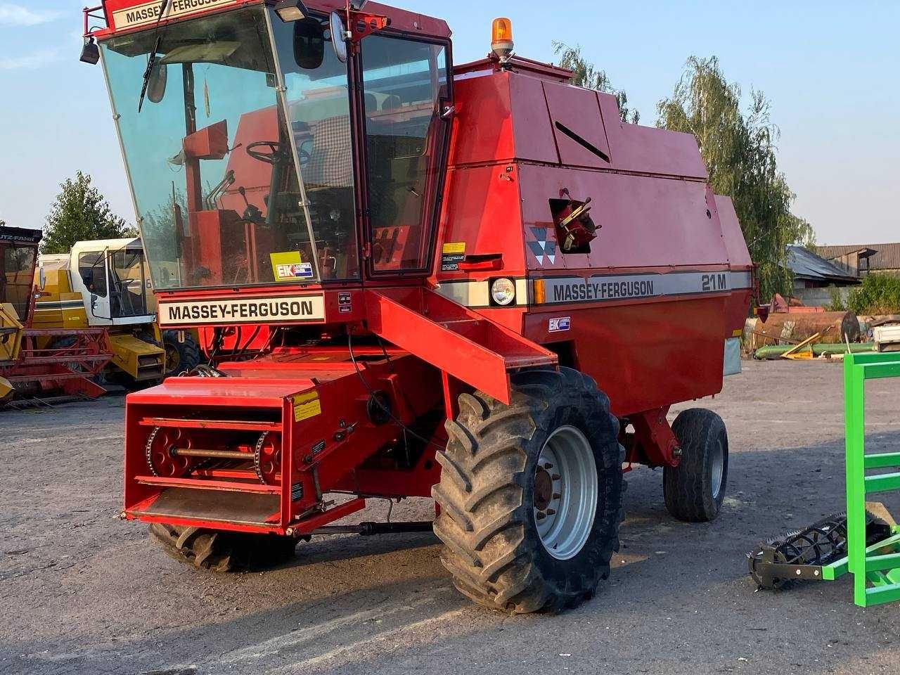 Свіжо привезений зерновий комбайн Massey Ferguson 21,Claas