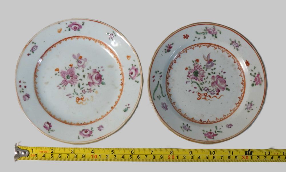 Par de Pratos Porcelana Chinesa dec Familia Rosa
Período Qianlong
16cm