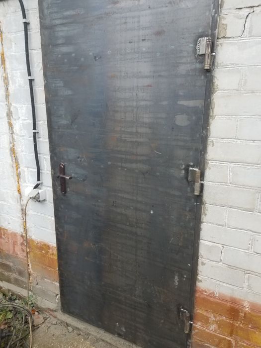 Металеві   двері