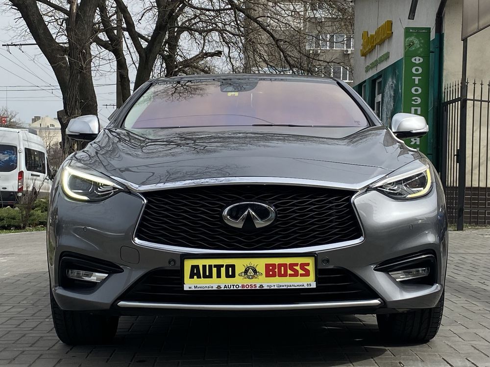 Infiniti Q30 2016 Автомат