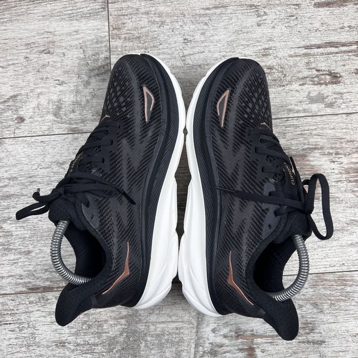 Кросівки Hoka Clifton 9 1127896 розмір 39 оригінал