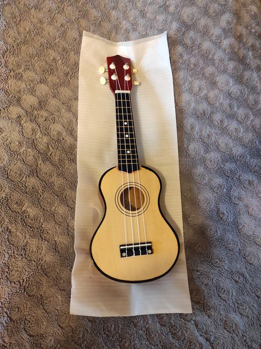Sprzedam ukulele (zabawka)