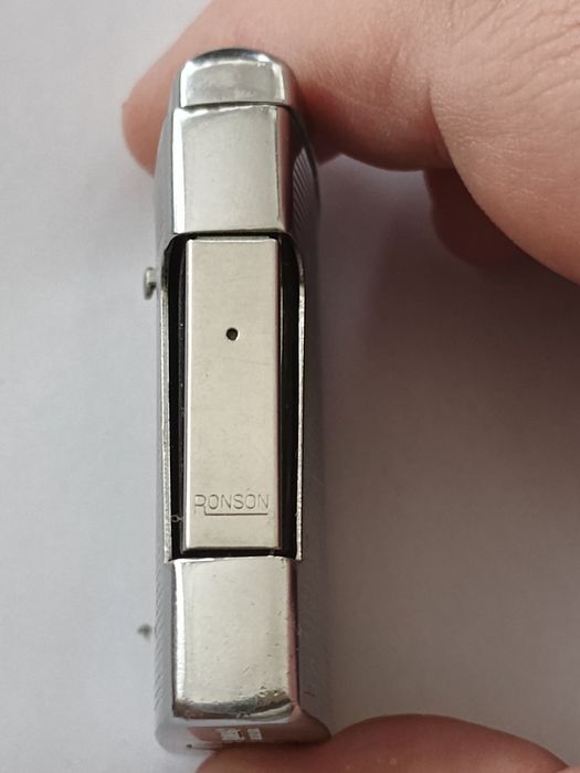 Продам запальничку Ronson