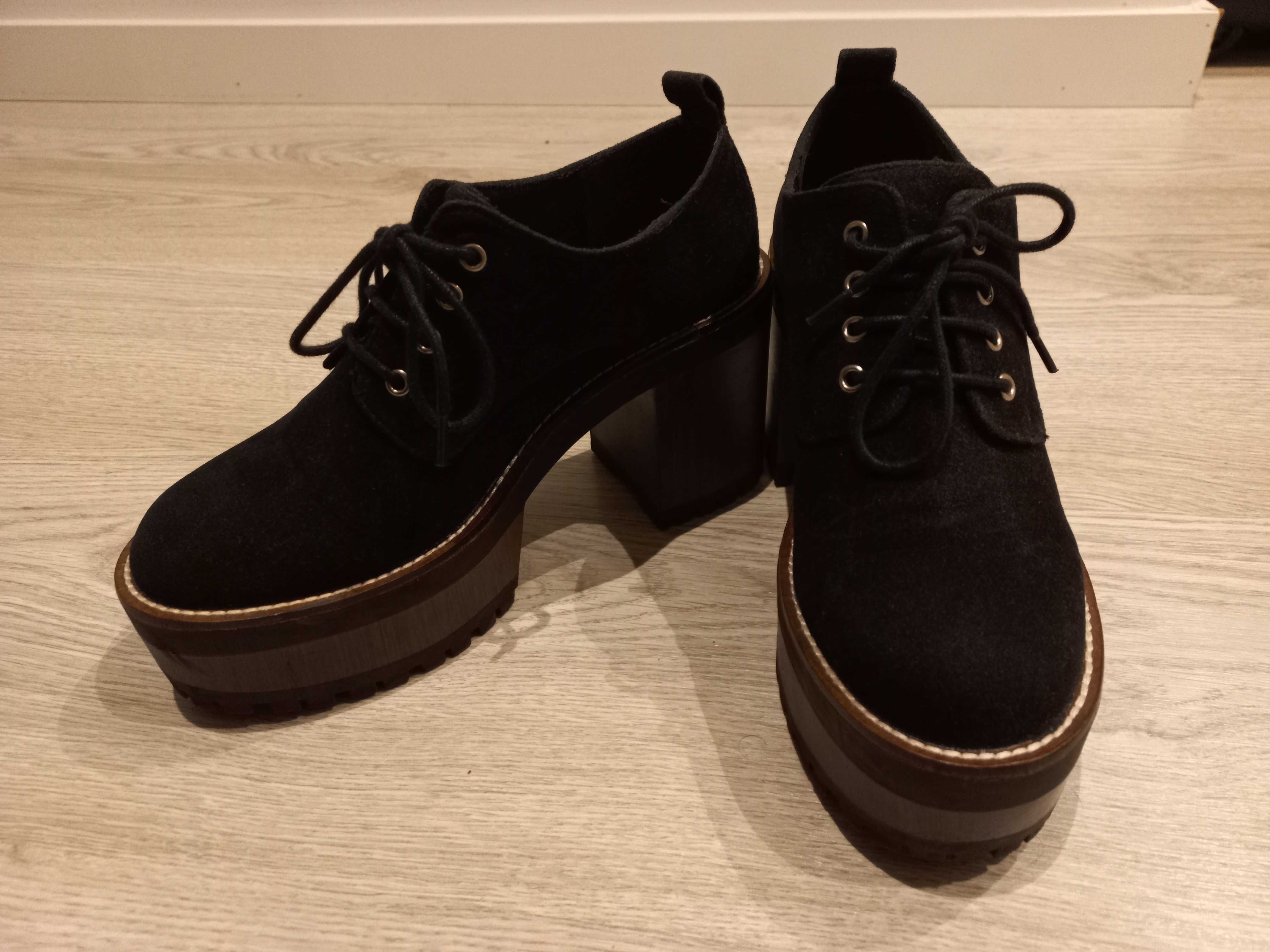 Botins pretos (pull & bear)