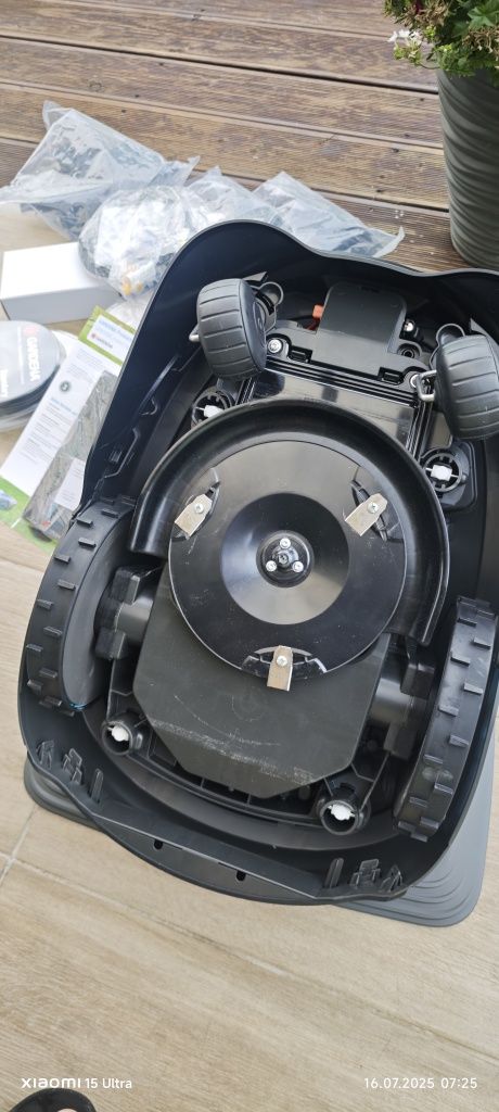 Robot koszący Gardena, 1250 m², kosiarka automatyczna z Bluetooth