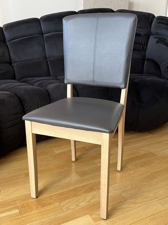 Komplet sześciu stylowych drewnianych krzeseł