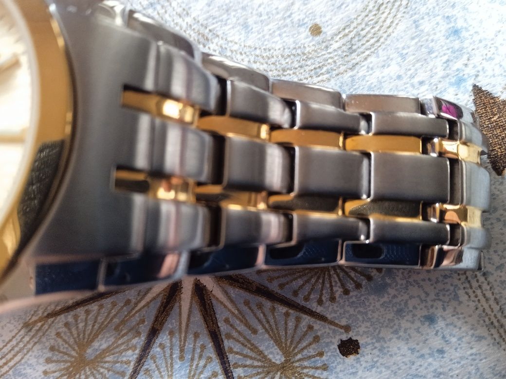 Bulova 98C60 zegarek.