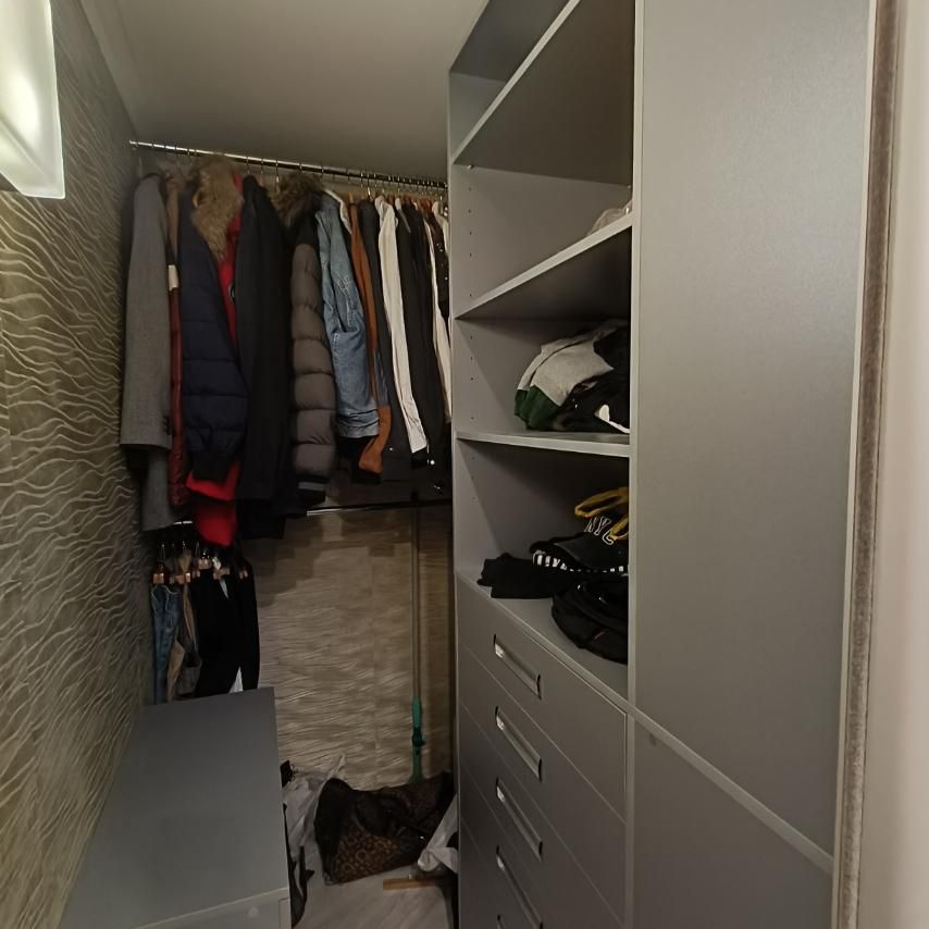 Продаю 3 ком кв Парковая 3/5 кирпич, ремонт, мебель, техника