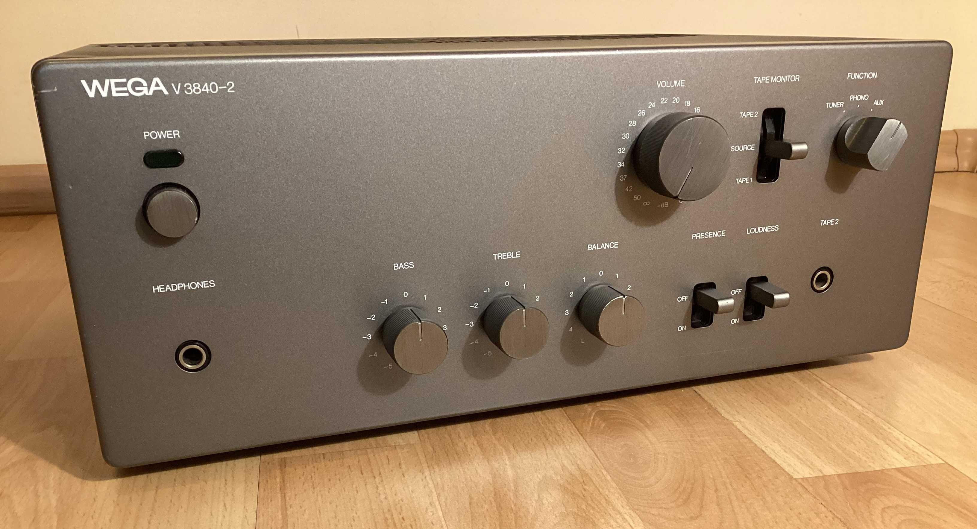 Wzmacniacz WEGA V 3840-2 /// SPRAWNY, wzgl. do przeglądu