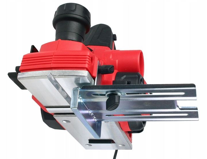 Strug Elektryczny 82mm 710w 1590 Skil