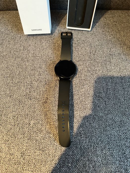 Samsung galaxy watch 4 44mm ,