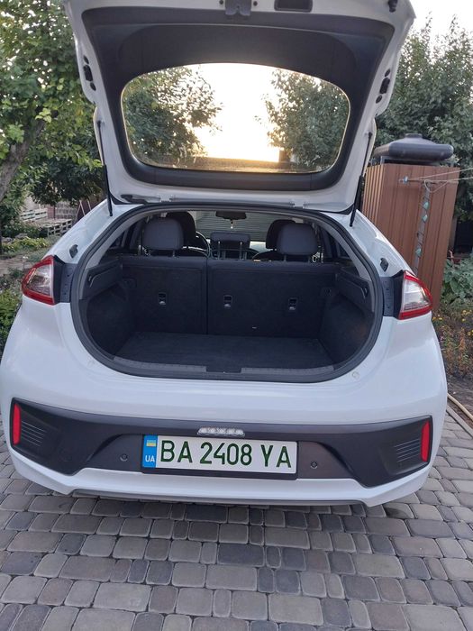 Автомобіль Hyundai Ioniq