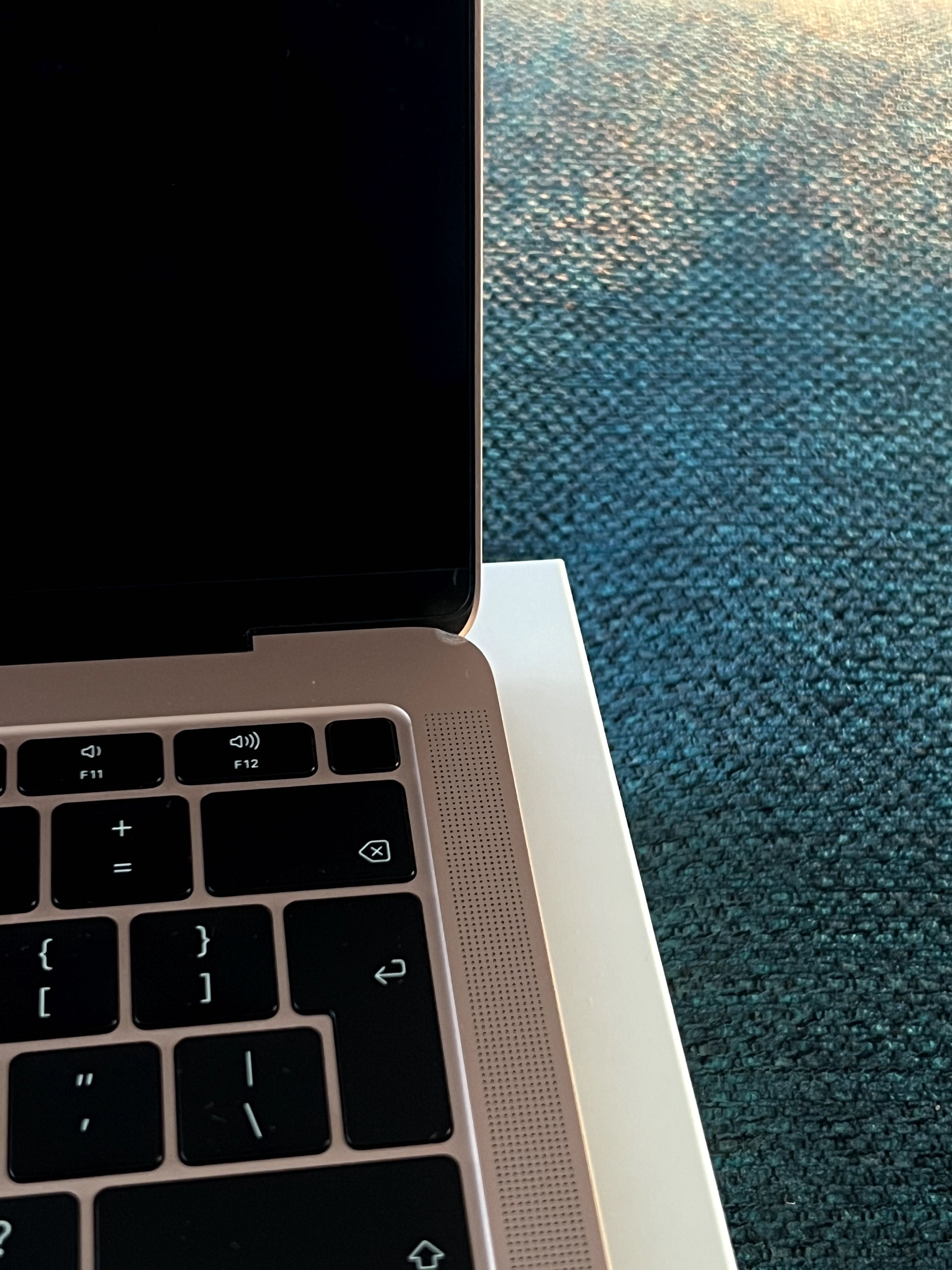 MacBook Air 13 z procesorem Intel Core i5 ósmej generacji