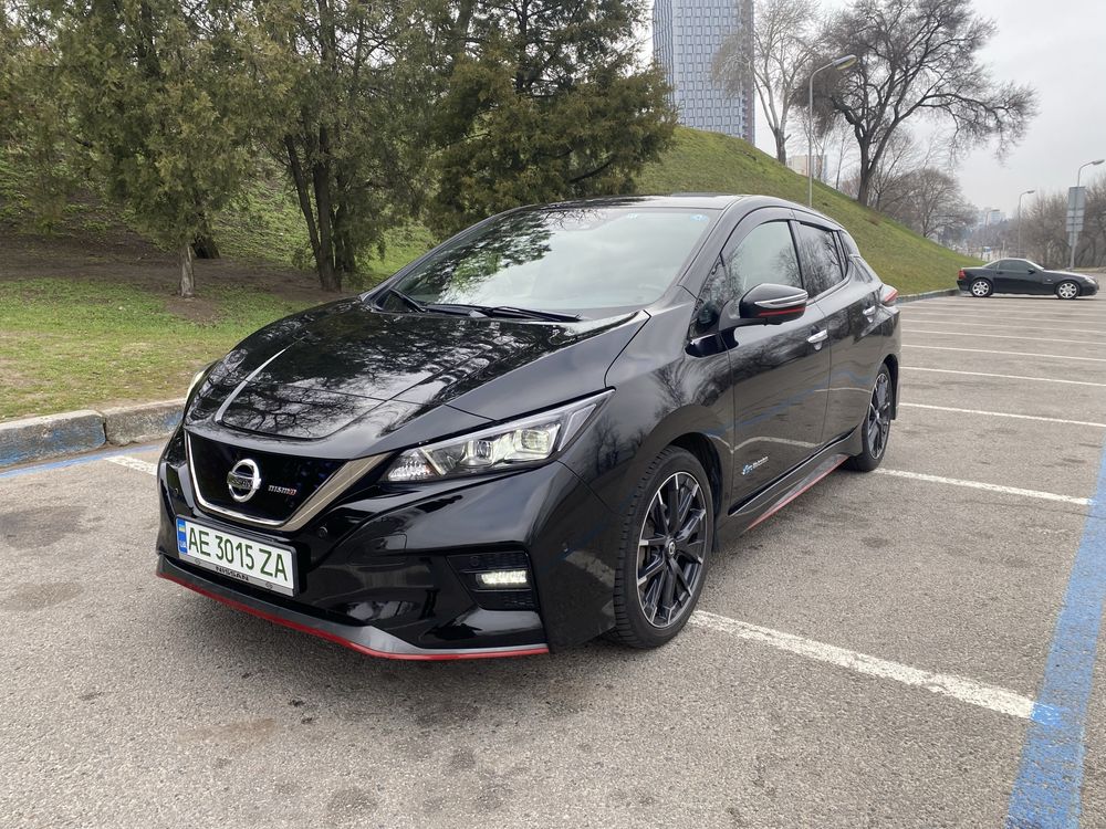 Продам эксклюзивный Nissan Leaf NISMO / 2018 / 40 кВт /