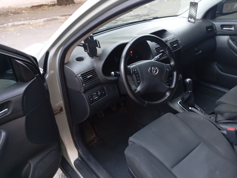 Продам Toyota Avensis