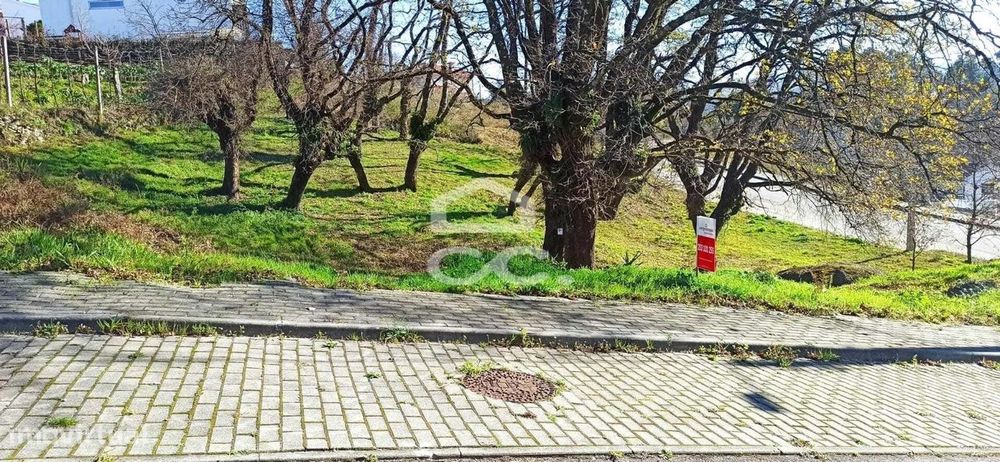 Terreno para construção em Estorãos - Fafe