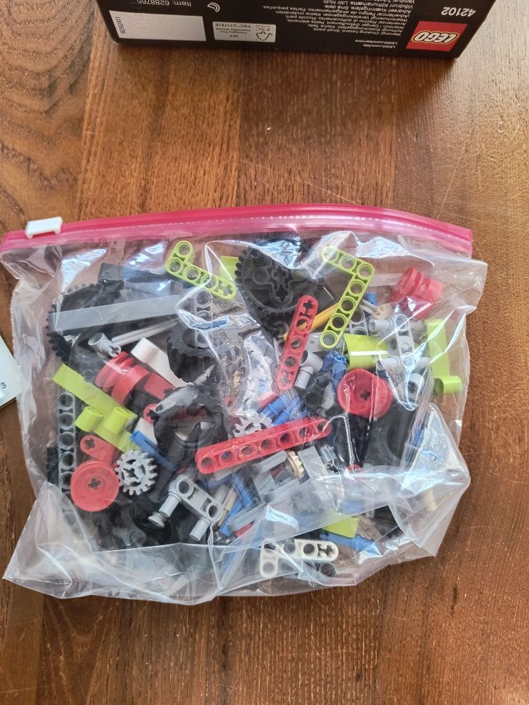 LEGO technics 42102 mini Claas xerion