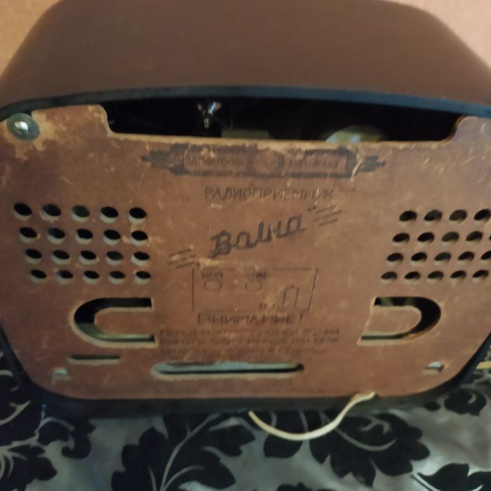 Радиоприёмник Волна в отличном состоянии