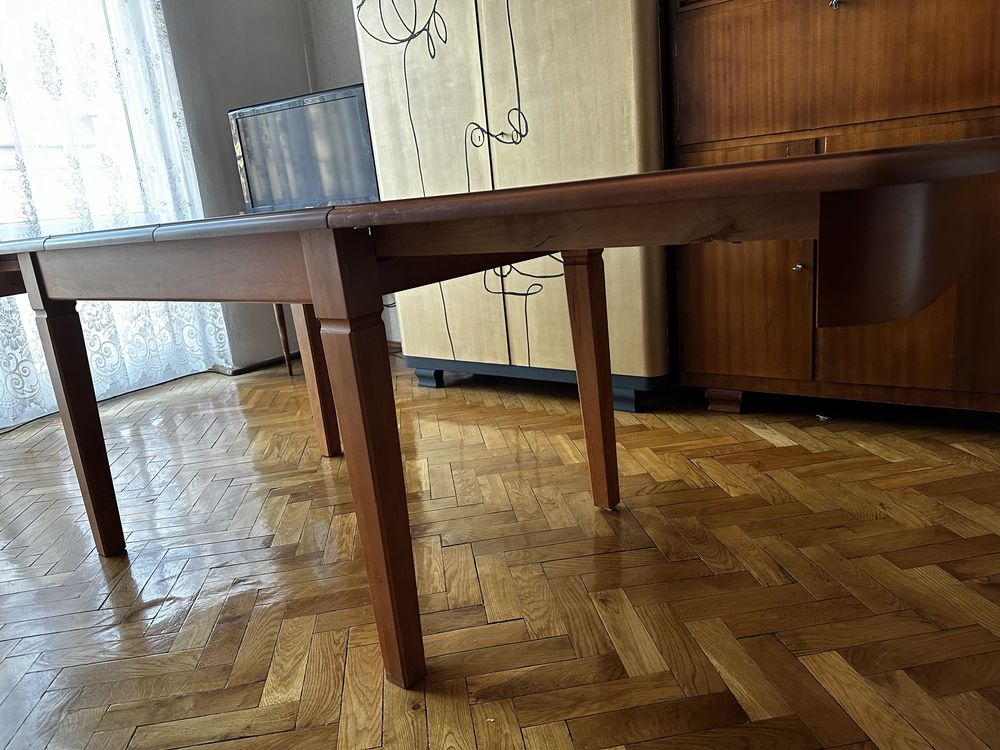 Rozkladany stół z litego drewna