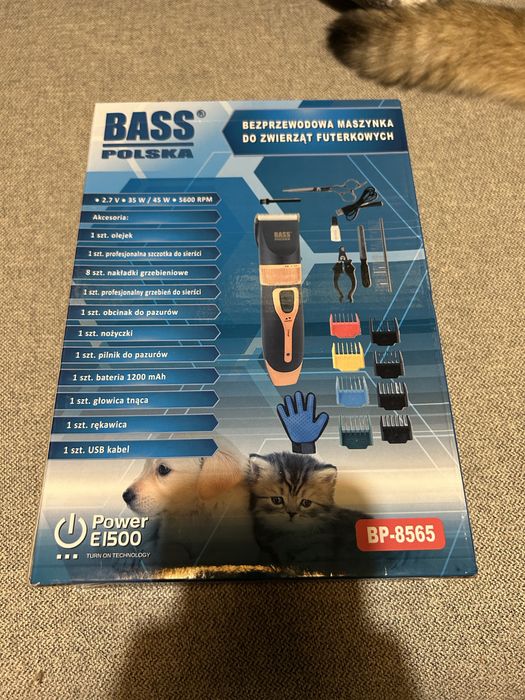 Bezprzewodowa maszyna do strzyzenia zwierząt futerkowych