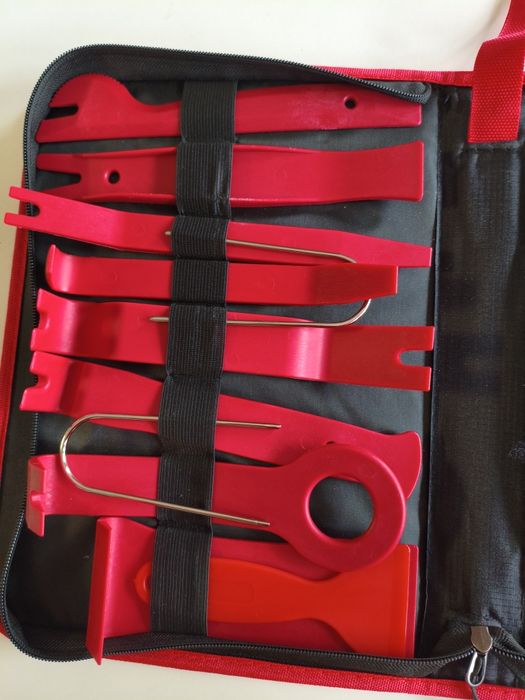 Ściągacze do tapicerki - demontażu