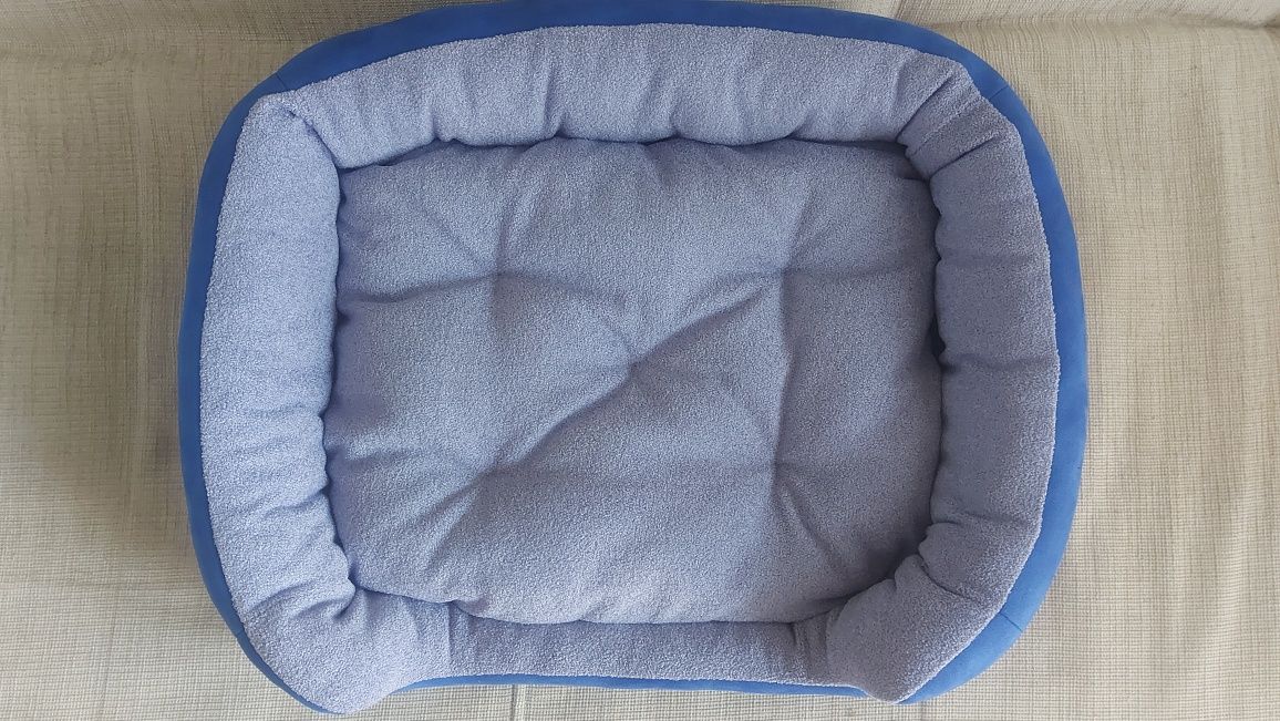 Лежак для котів або собак