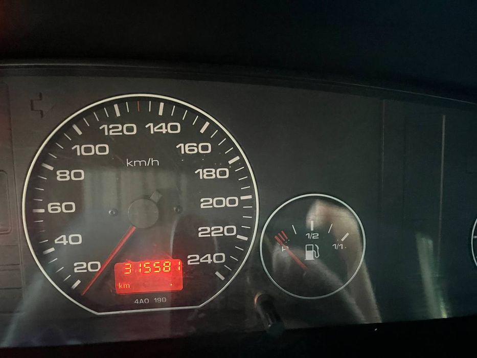 Продам Audi 100 C4 в рідній фарбі!