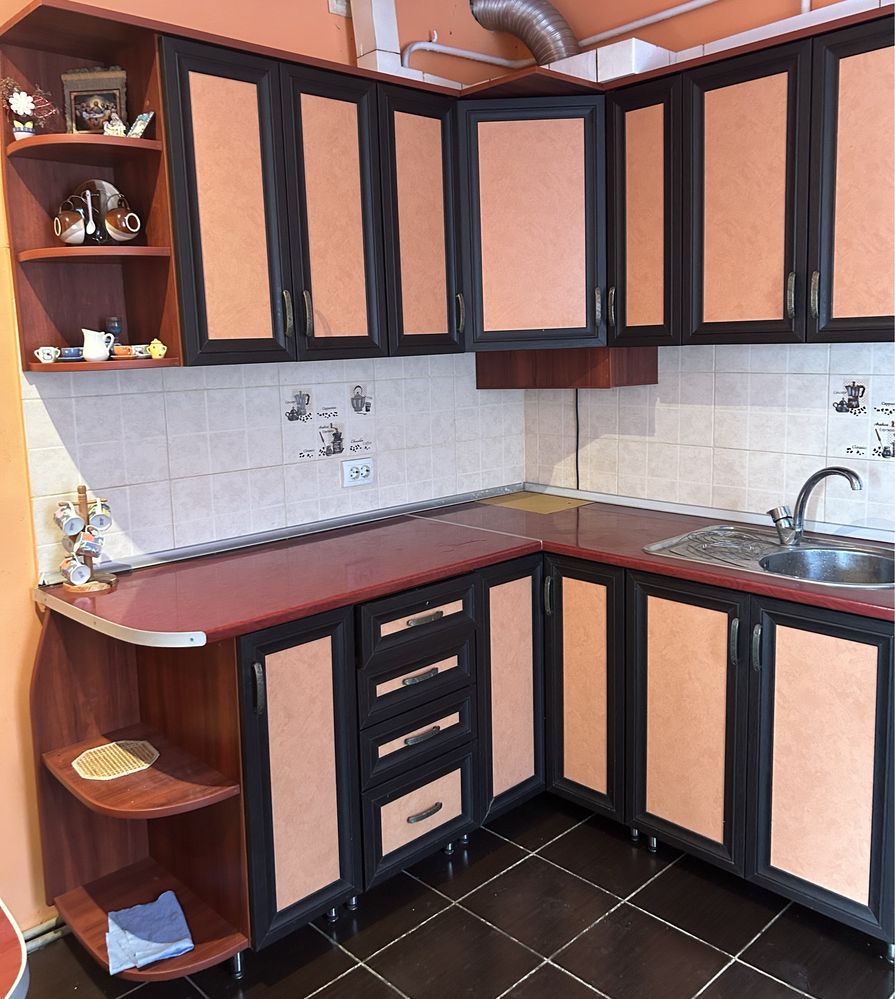 Продам кухню в гарному стані