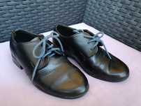 Wizytowe eleganckie buty chłopięce
