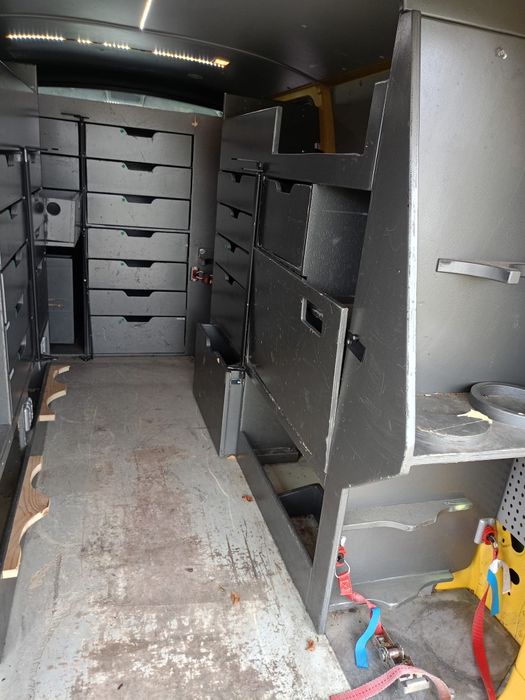 zabudowa serwisowa volkswagen transporter t5 t4 t6 t7 vivaro trafic