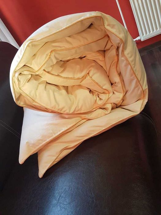 Kołdra puchowa z  puchu gęsiego,4kg wsadu 200x220 i inne rozmiary.