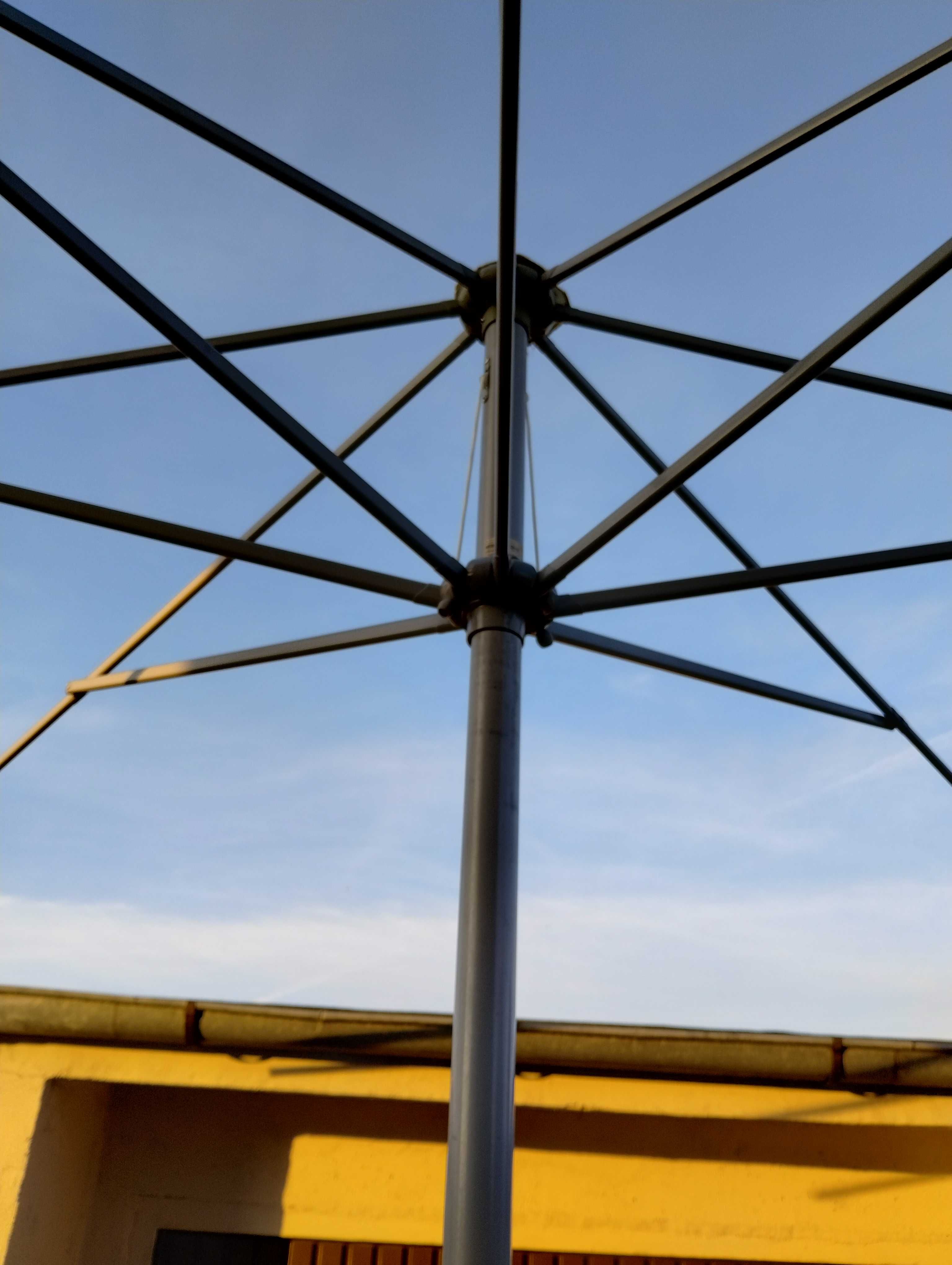 Stelaż na kolbę do dużego parasola ogrodowego