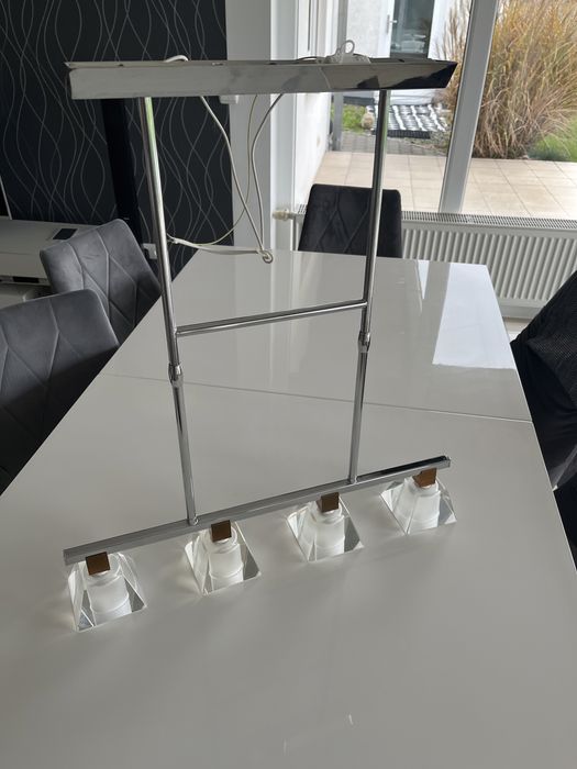 Lampa sufitowa do pokoju