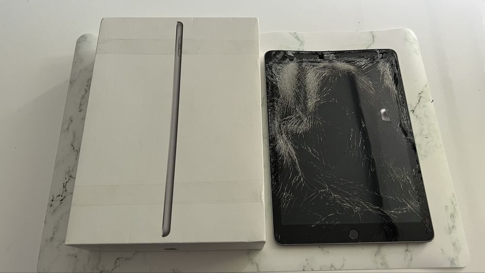 Appla iPad 6 128GB Wifi Cellular space Gray