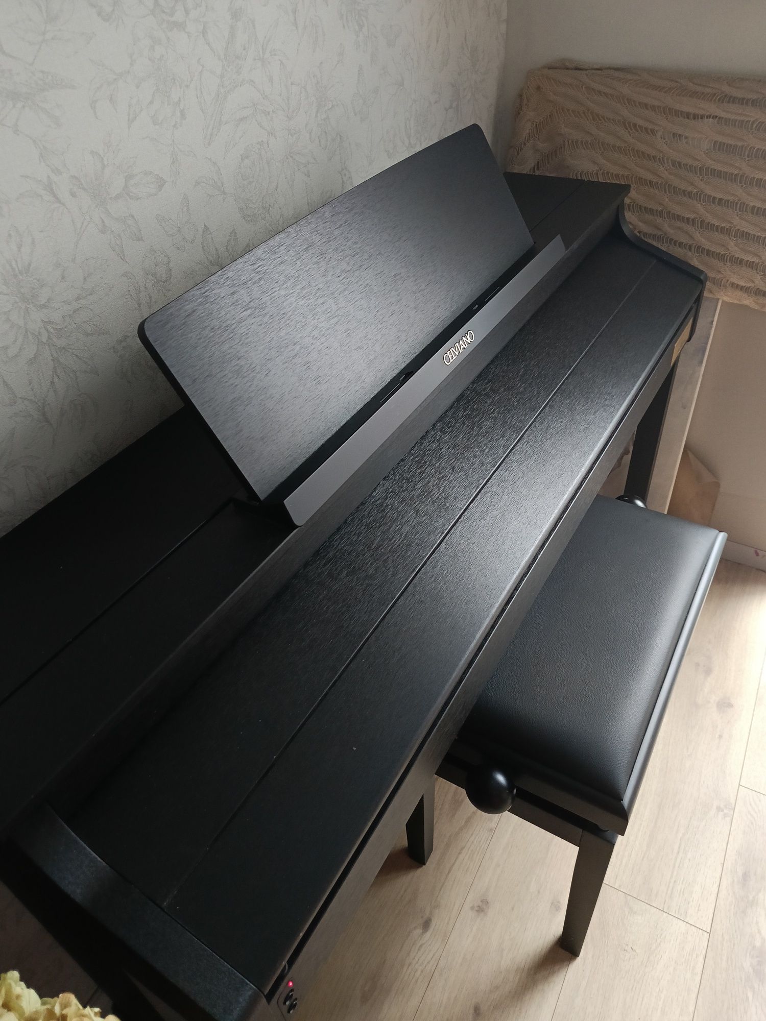 Pianino cyfrowe Casio AP-710 C. Bechstein z krzesłem