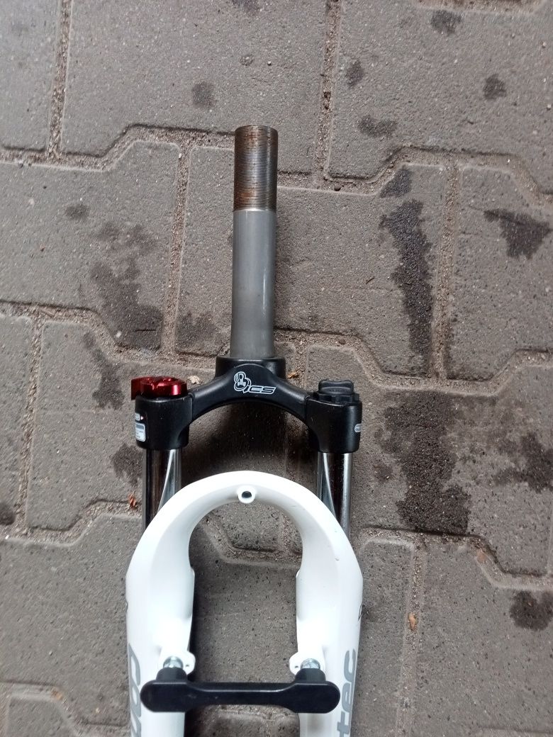 Nowy amortyzator rst corratec pod koła 28 pod vbrake