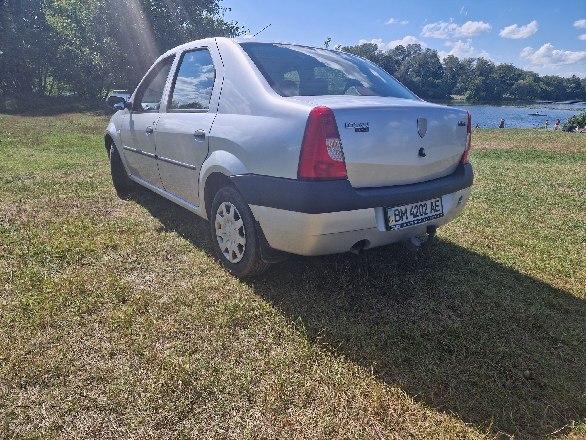 Dacia Logan Офіциал.