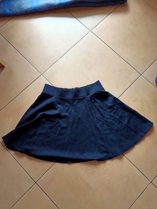 Czarna, krótka spódniczka