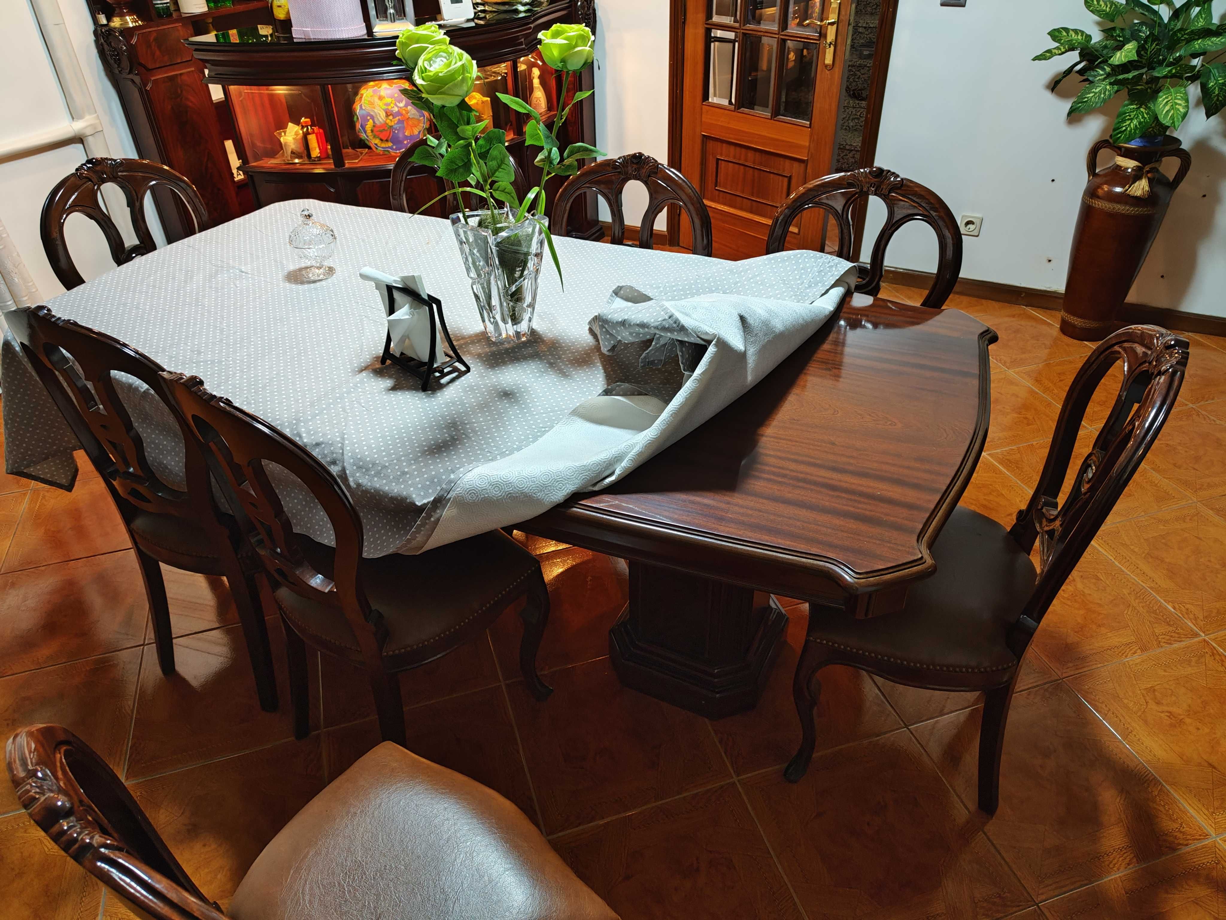 Mesa de sala de jantar