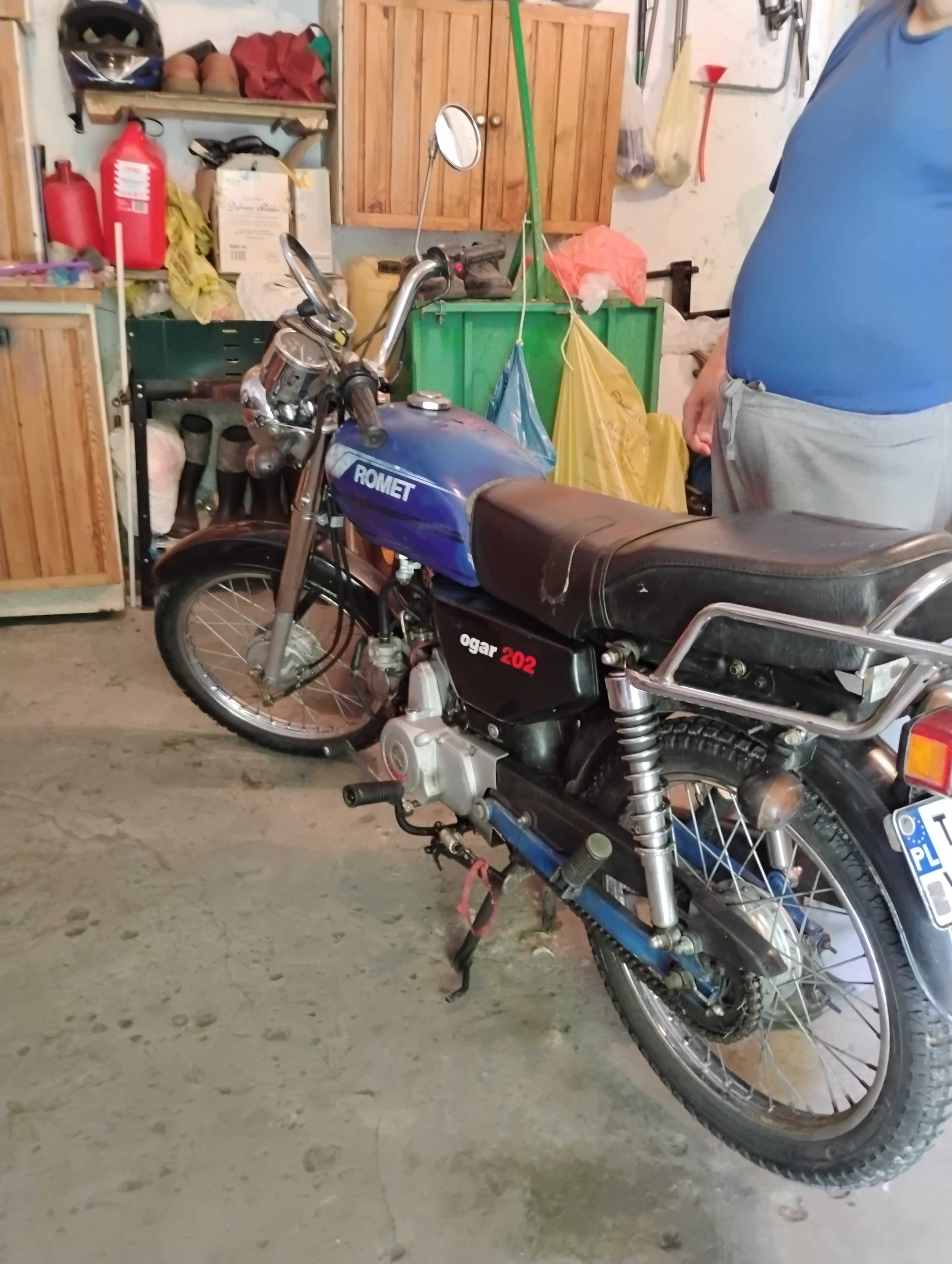 Sprzedam motorek Romet Ogar 202 .nowa cena.
