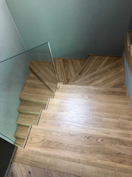 Schody dywanowe dębowe wewnętrzne
