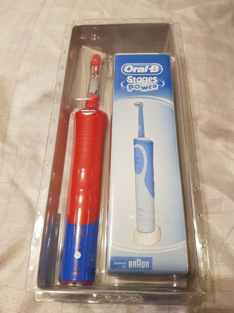 Szczoteczka elektryczna STAR WARS Oral b kids naklejki gratis