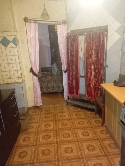 Продам частину будинку в Центральній частині міста.