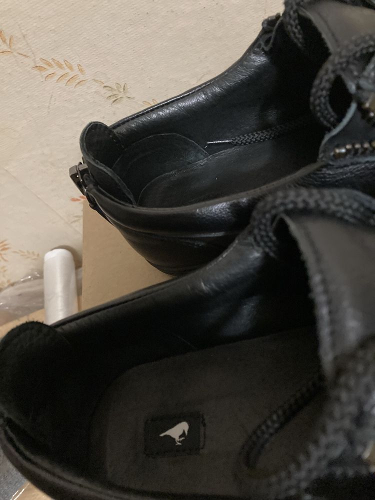Мужская оригинальная кожанная обувь сникеры Carvari 41р.
